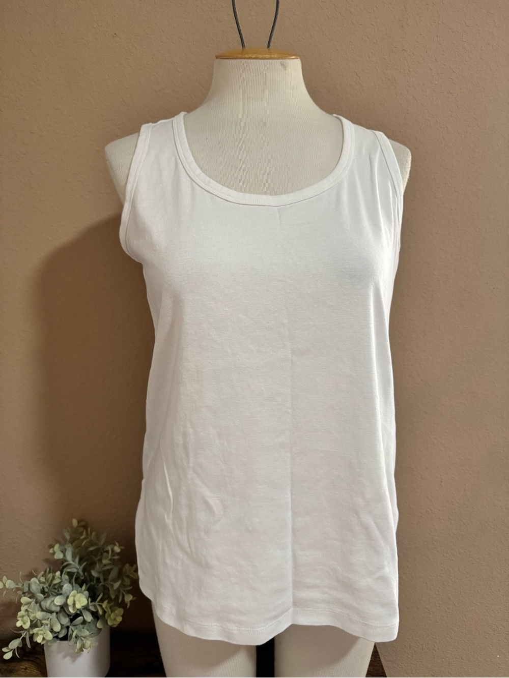 St. John's Bay White Cotton Scoop Neck Tank